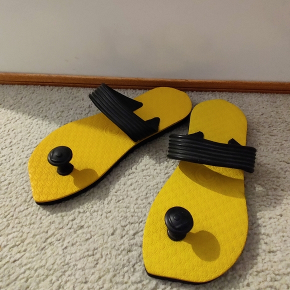 Swamisz Yoga Flip Flop - Picture 1 of 4